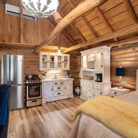Spring Hill Farm - The Velvet Rooster Villa Alma ภายนอก รูปภาพ