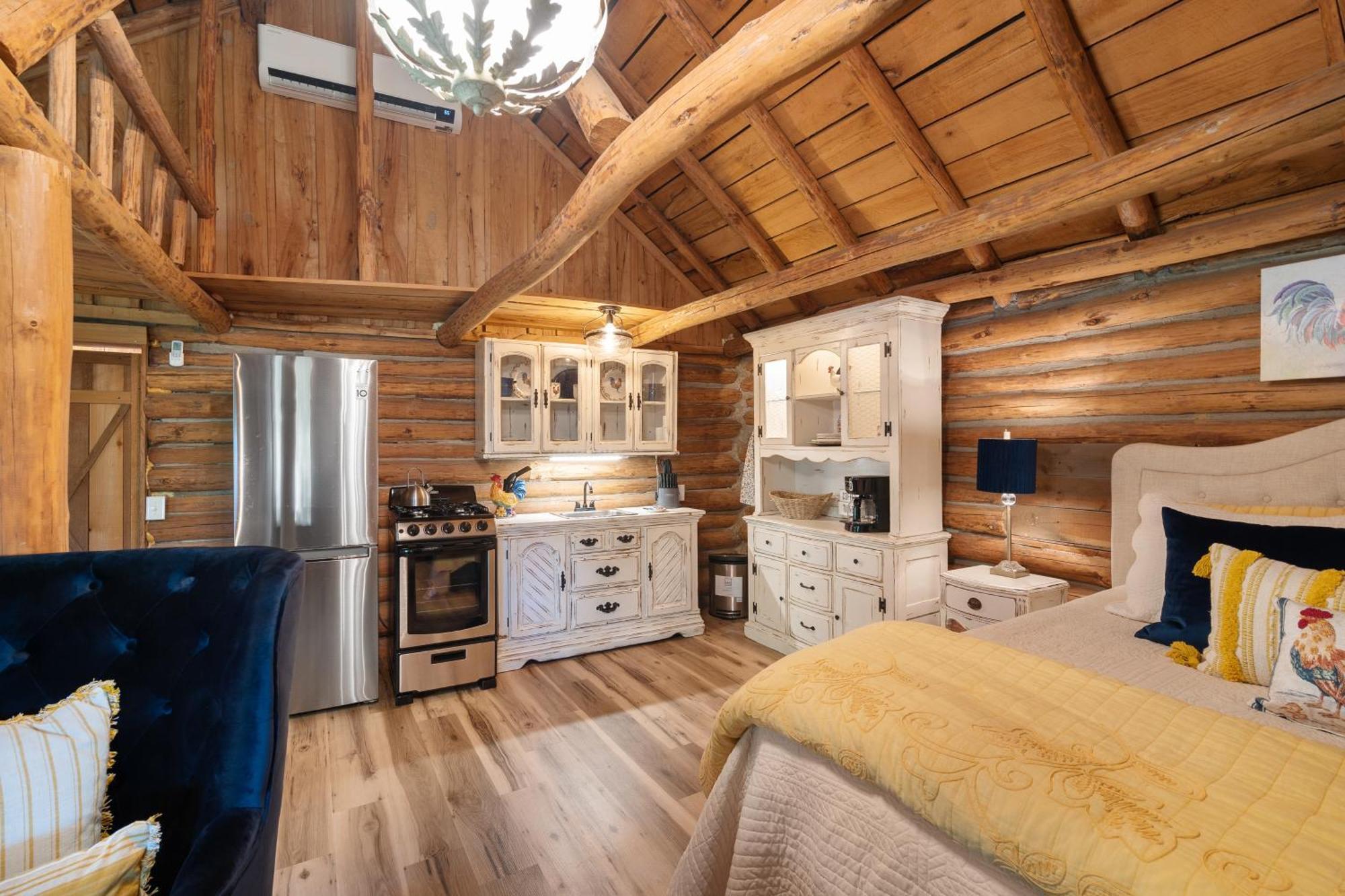 Spring Hill Farm - The Velvet Rooster Villa Alma ภายนอก รูปภาพ
