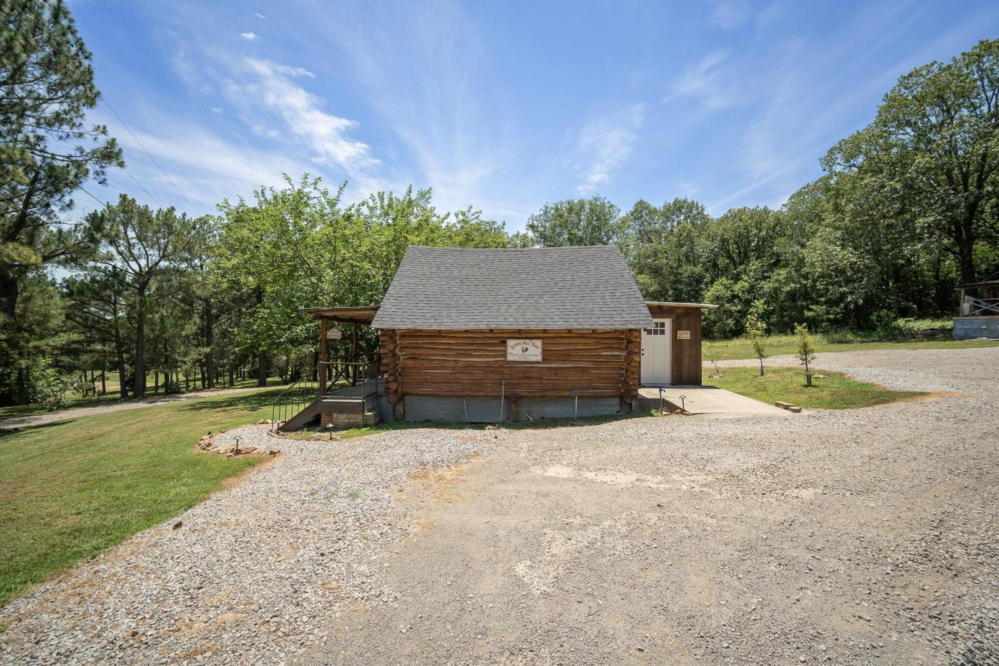 Spring Hill Farm - The Velvet Rooster Villa Alma ภายนอก รูปภาพ